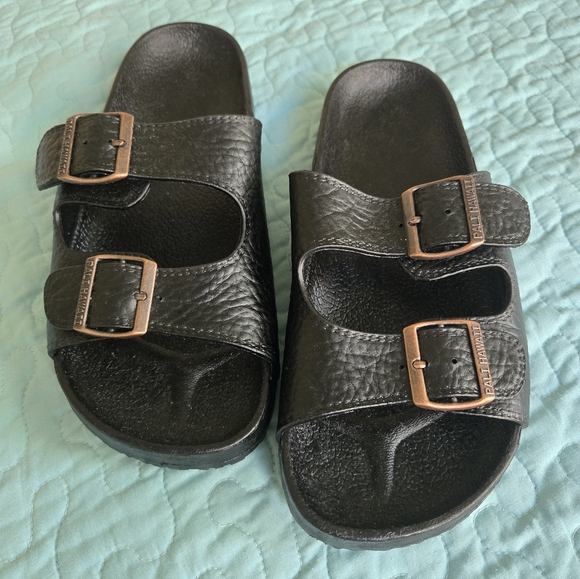 Pali Hawaii Black Buckle Sandals, 9 - Picture 1 of 13